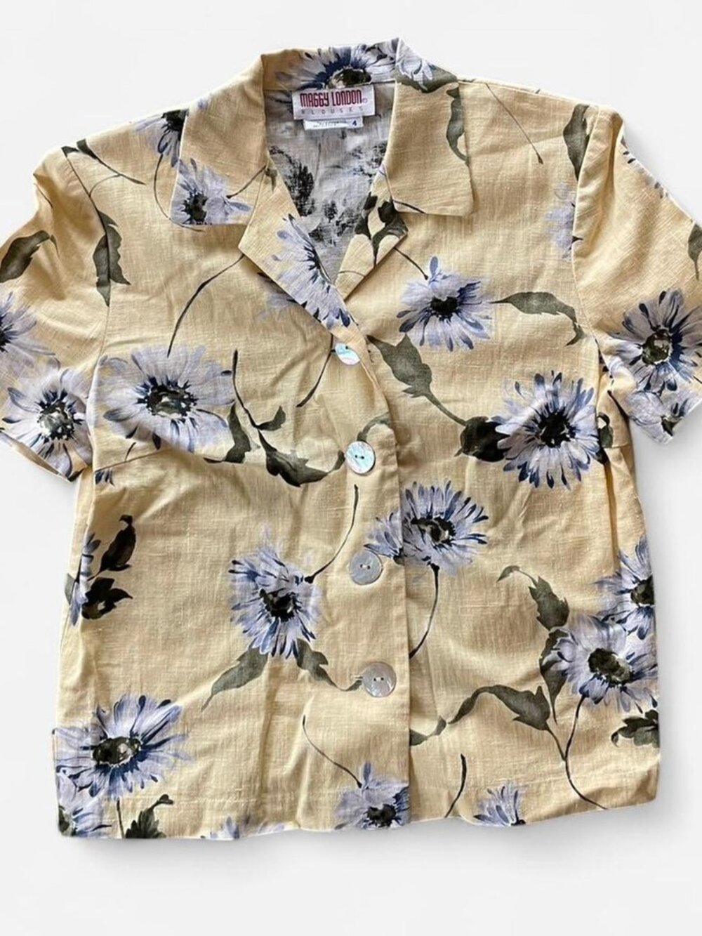 Maggy London Vintage Linen Blouse in Floral with Iridescent Buttons - size 4